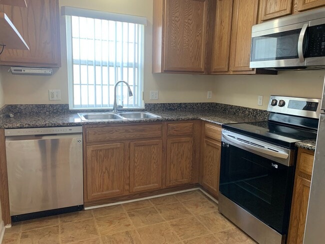 Building Photo - 2-Bedroom, 2-Bath Condo for Lease – Manors of Regency, Shelby Township