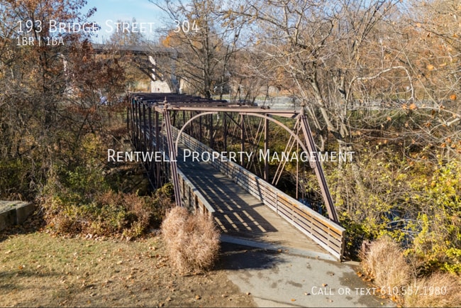 Building Photo - 193 Bridge St