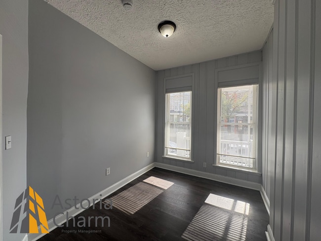 Building Photo - Modern 4-Bedroom with Yard & Easy Downtown...