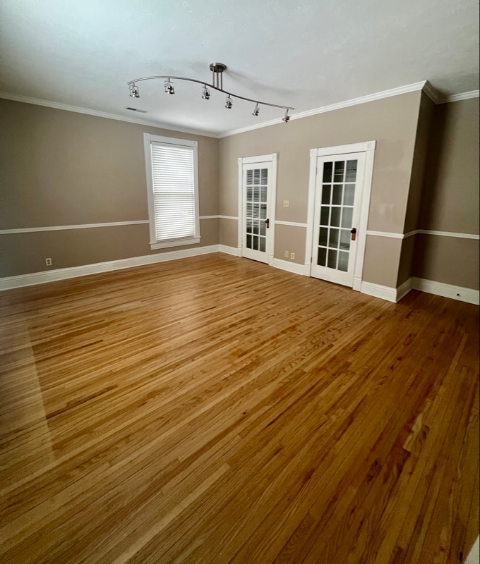 Building Photo - 1112 E Walnut St