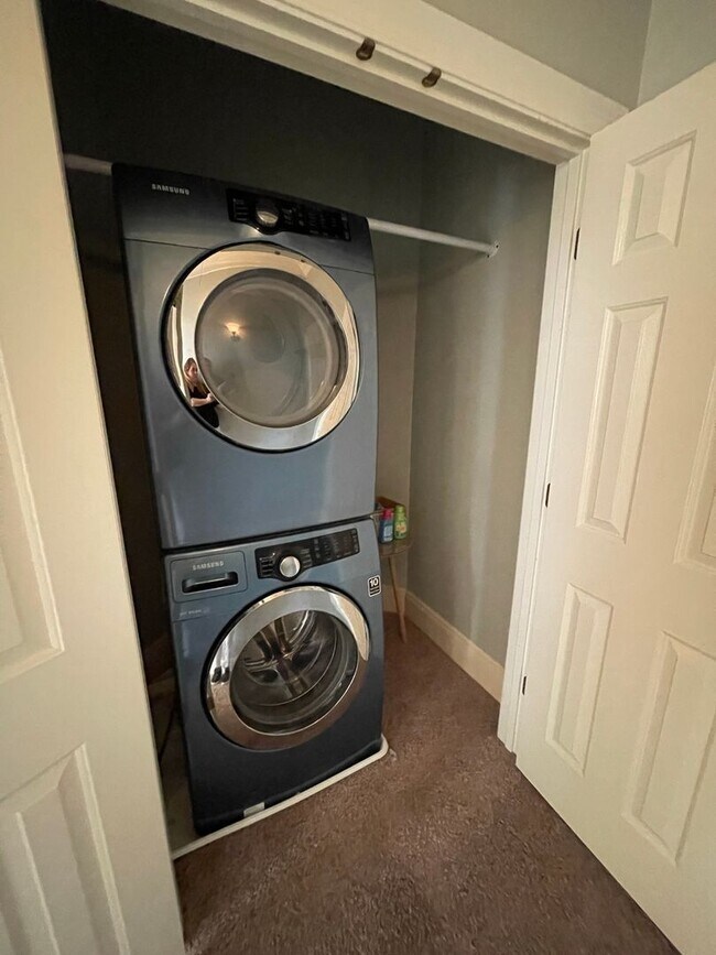 Building Photo - Avialable now!! 2 Bedroom, 2 Bath Cottage ...