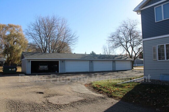 Building Photo - 101 Heather Ln