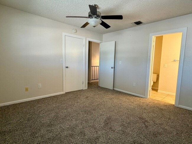 Building Photo - AVAILABLE NOW!!