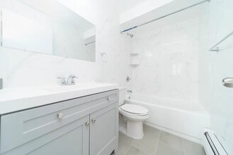 Building Photo - 134-46 Maple Ave