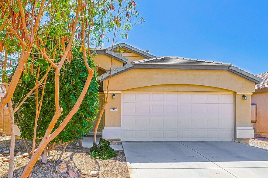 Primary Photo - 37977 N Rusty Ln