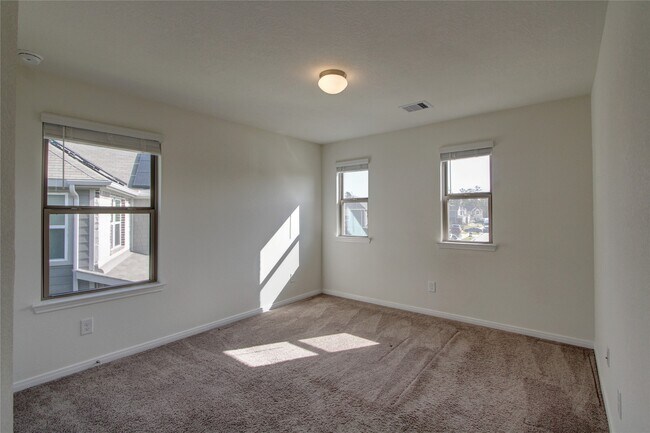 Building Photo - 4006 Shady Palmetto Dr