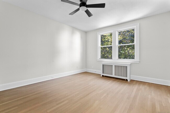 Building Photo - 1070 Whitney Ave