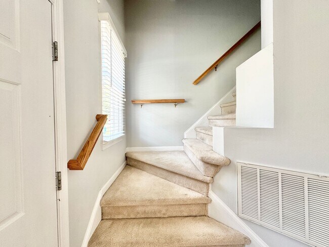 Building Photo - 5208 Autumn Woods Dr