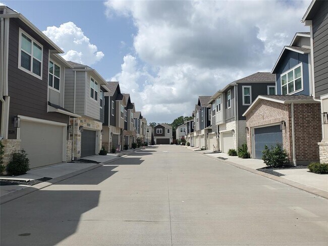 Building Photo - 1526 Beach Oak Dr