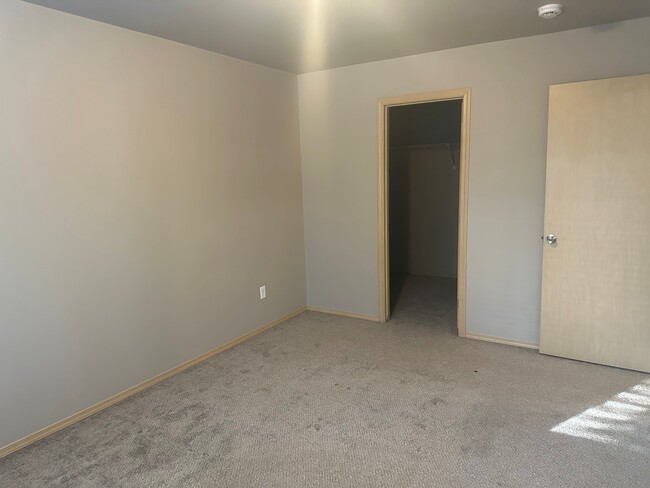 Building Photo - 16011 29th Ave Ct E