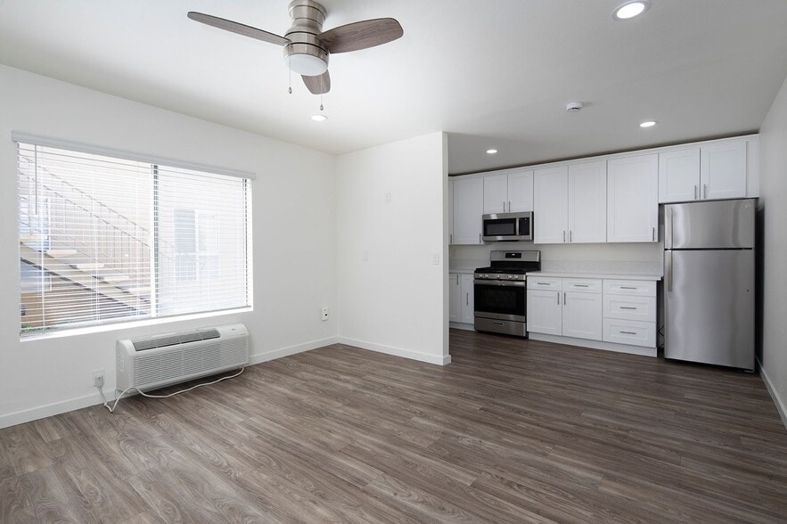 Building Photo - Four Winds Apartments