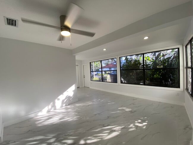 Building Photo - 267 NW 36th Ave