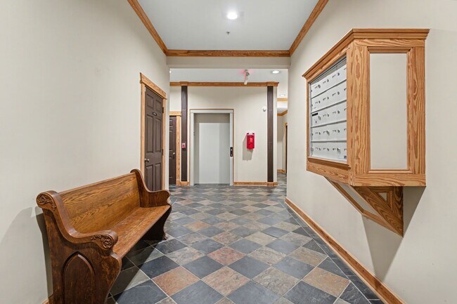 Building Photo - 215 W Norma St