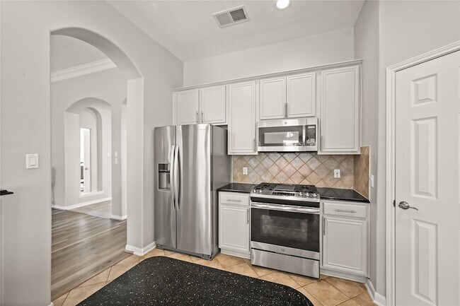 Building Photo - 1330 Leigh Gdns Dr