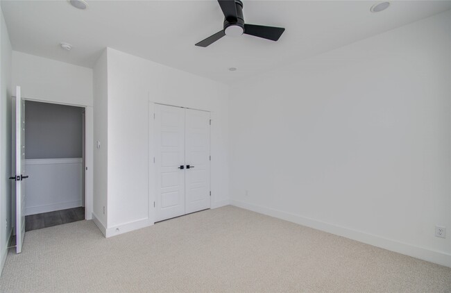 Building Photo - 2054 Johanna Crk Dr