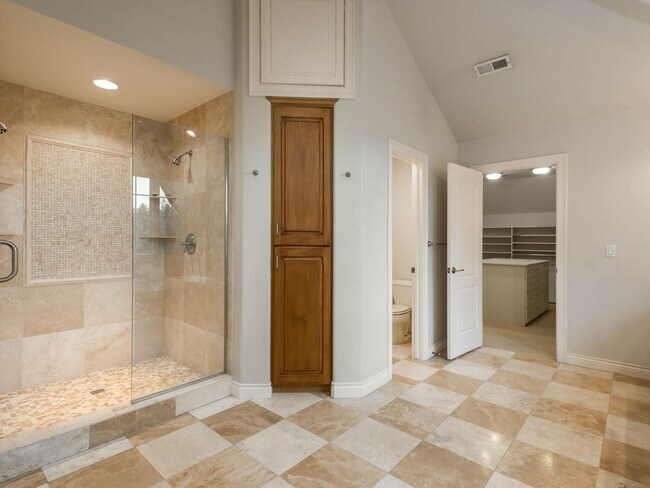 Building Photo - 9 Foxtail Cir