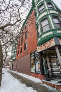 Building Photo - 703 W Willow St