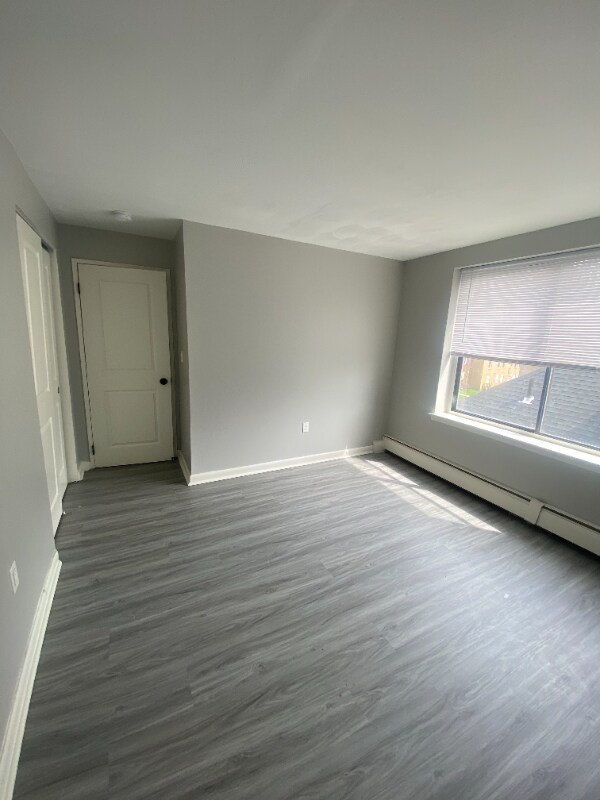 Building Photo - 31 Gillett St