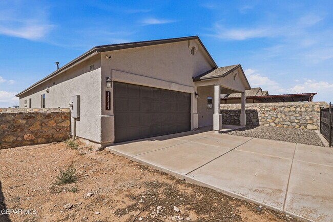 Building Photo - 14817 Tierra Isaiah Ave
