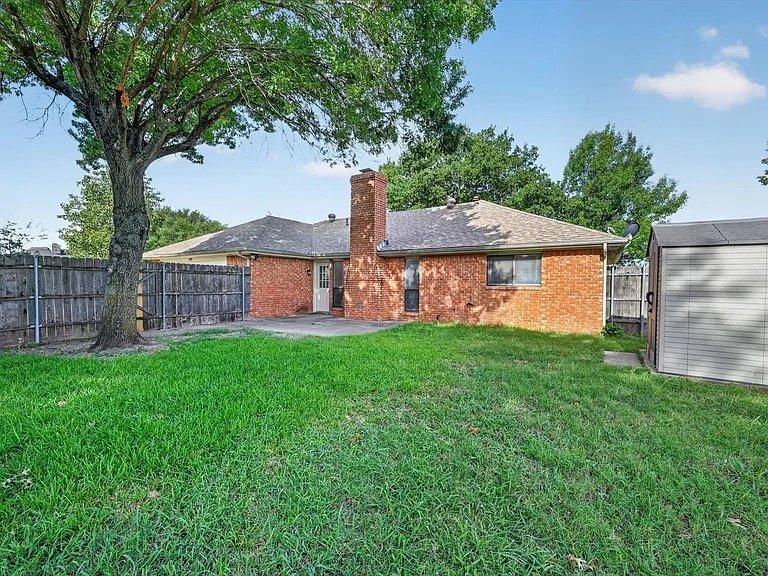 Building Photo - 828 Haverford Ln