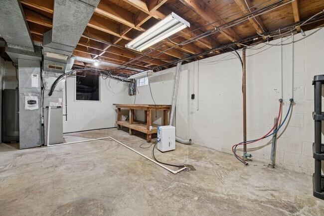 Building Photo - 1806 Balsamridge Rd