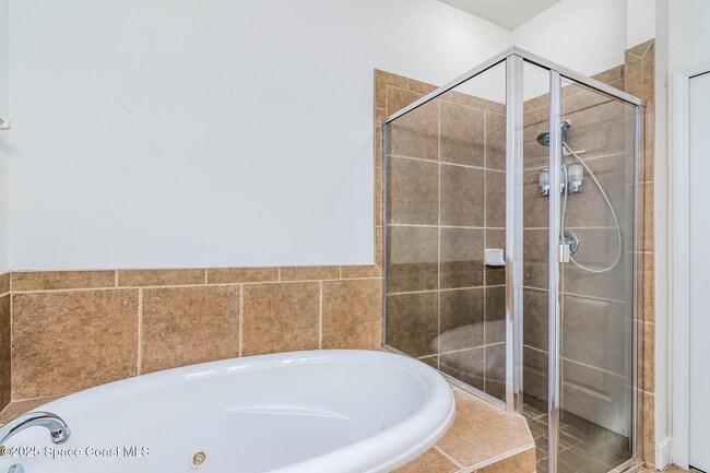 Building Photo - 208 Tin Roof Ave