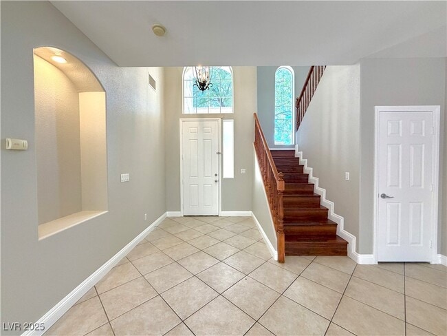 Building Photo - 2301 Summer Home St