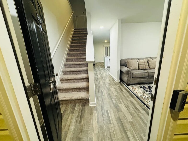 Building Photo - 126 Evonshire Blvd