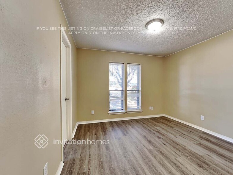 Building Photo - 2022 Spindletop Dr