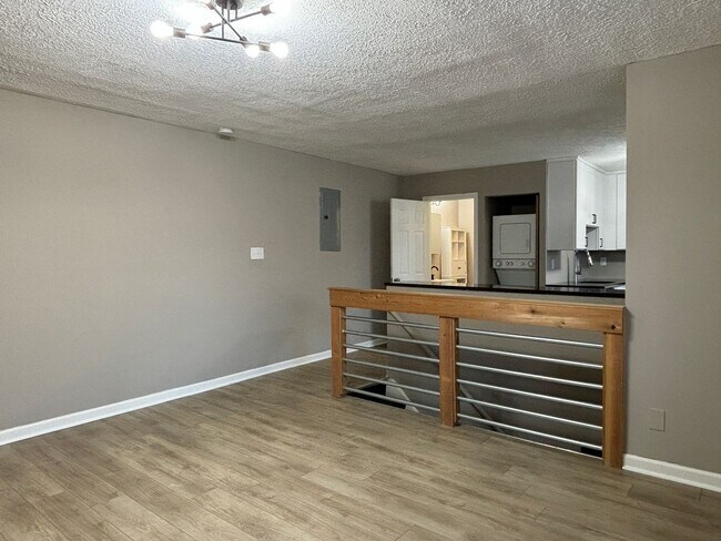 Building Photo - 1338 Barth Ave