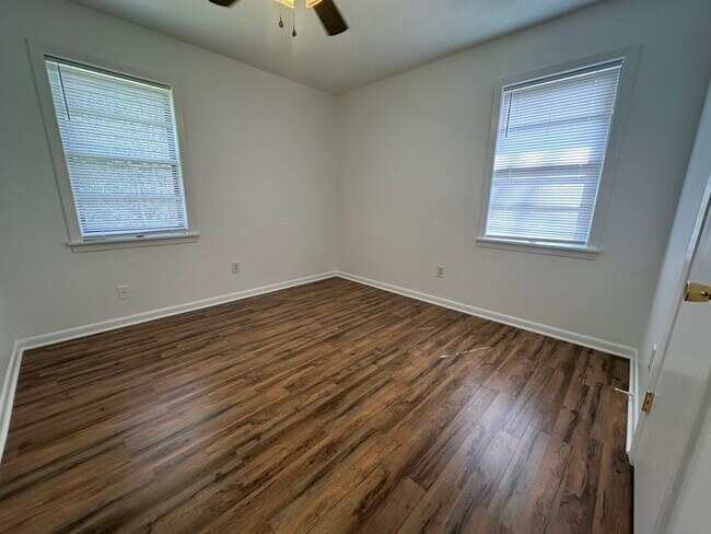 Building Photo - Great home in South Bossier