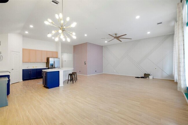 Building Photo - 8123 Cheyenne Hills Trail
