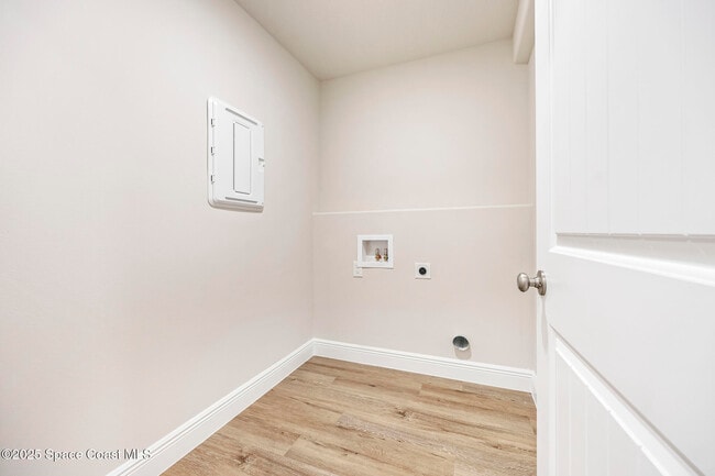 Building Photo - 208 Hidden Wds Pl