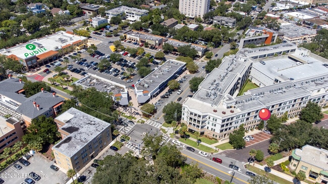 Building Photo - 1661 Riverside Ave