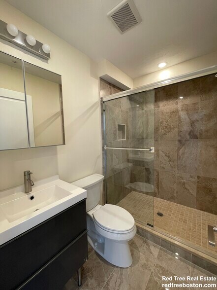 Building Photo - 1018 Commonwealth Ave