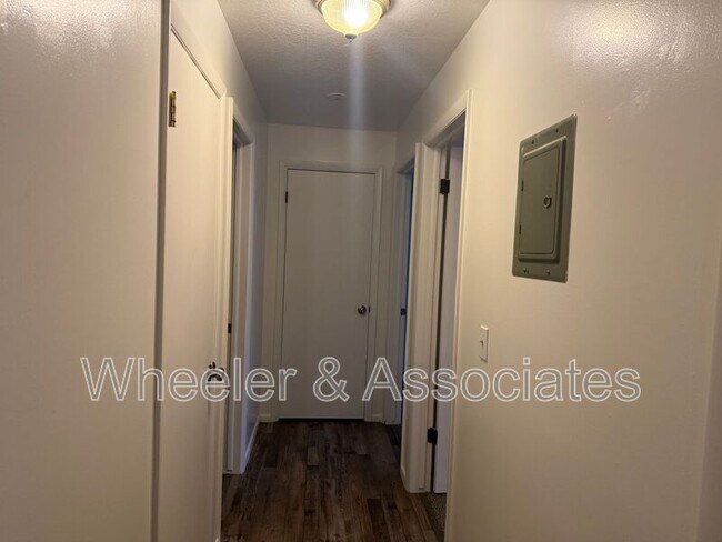 Building Photo - 2650 Jefferson Ave