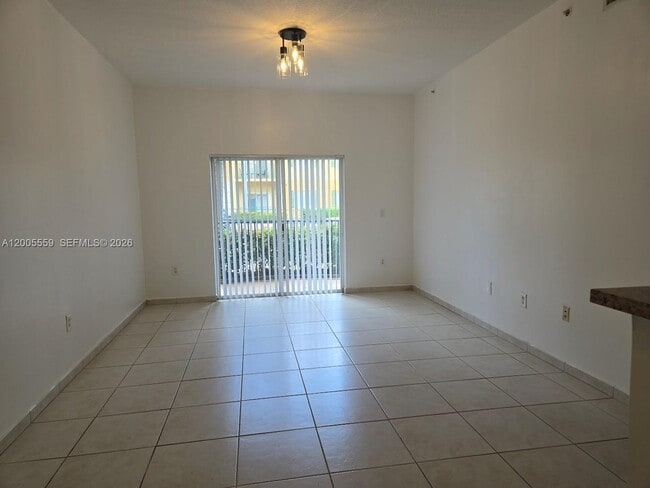 Building Photo - 7260 NW 114th Ave