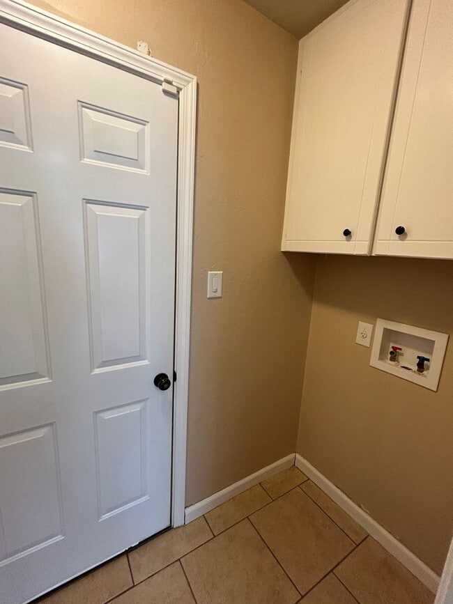 Building Photo - 3 bedroom NOW AVAILABLE in the MAC school ...