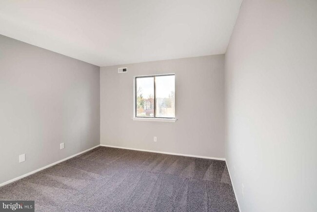 Building Photo - 1302 Maresfield