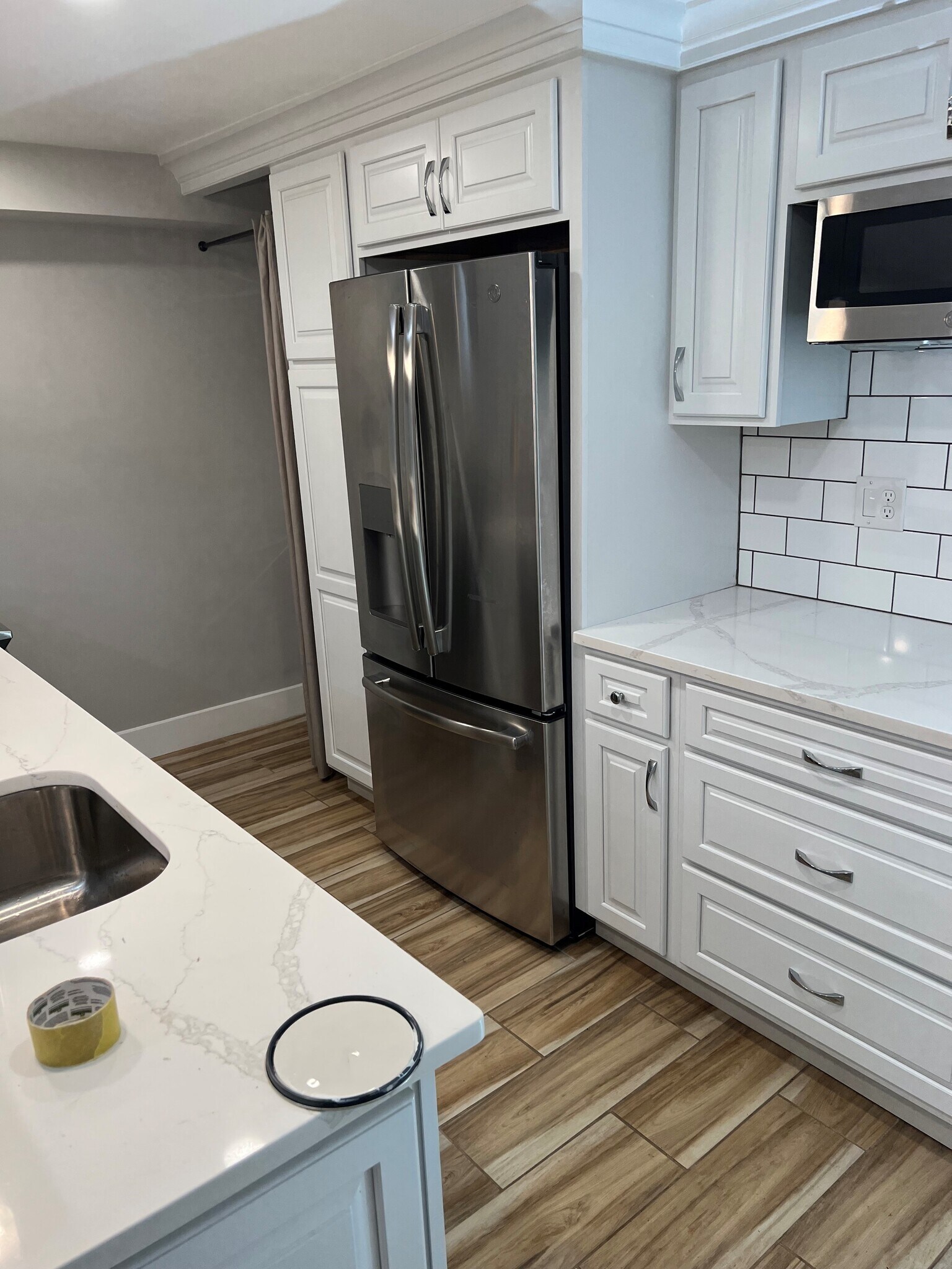 Building Photo - 212 5th St NE