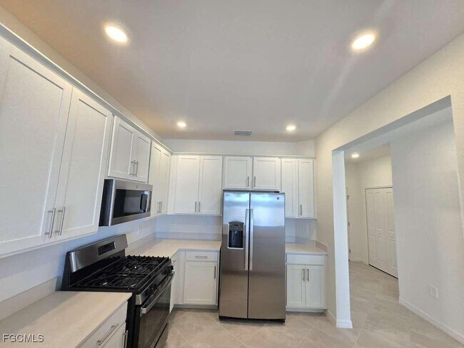 Building Photo - 14947 White Pearl Rd