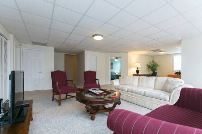 Building Photo - East AVL - Mountain Views and Space Galore!