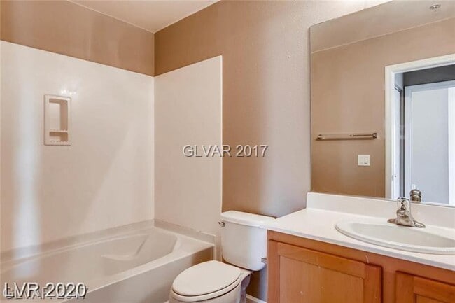 Building Photo - 23 E Agate Ave