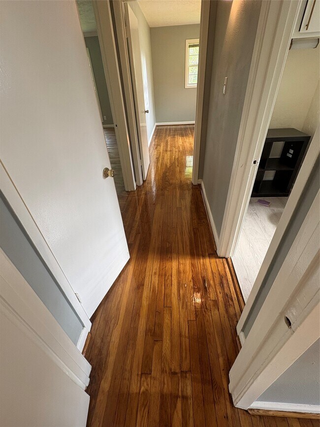 Building Photo - 5223 Sanford Rd