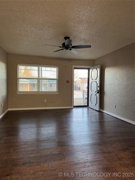 Building Photo - 268 E 137th St