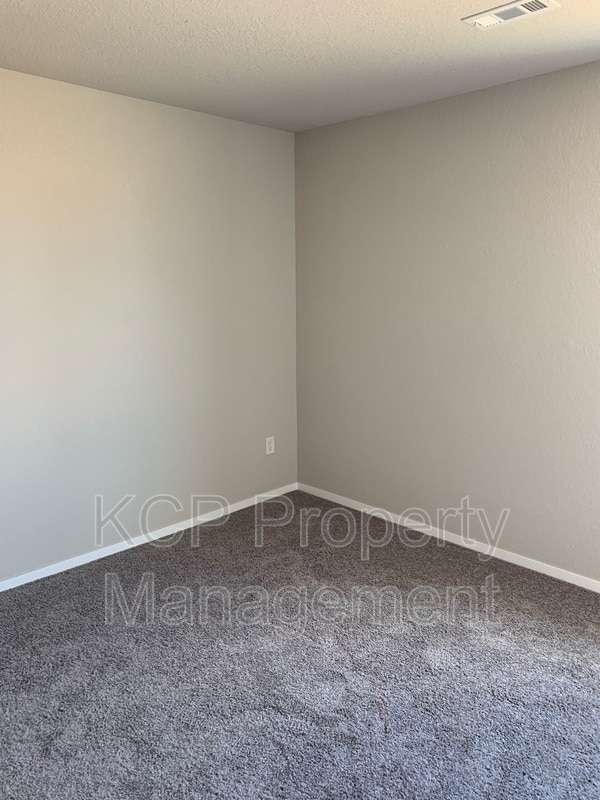 Building Photo - 6706 SW Whitmarsh Rd