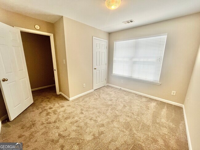 Building Photo - 4713 Autumn Rose Trail