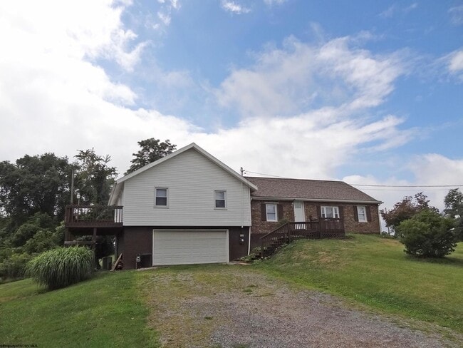 Building Photo - 2726 Stewartstown Rd