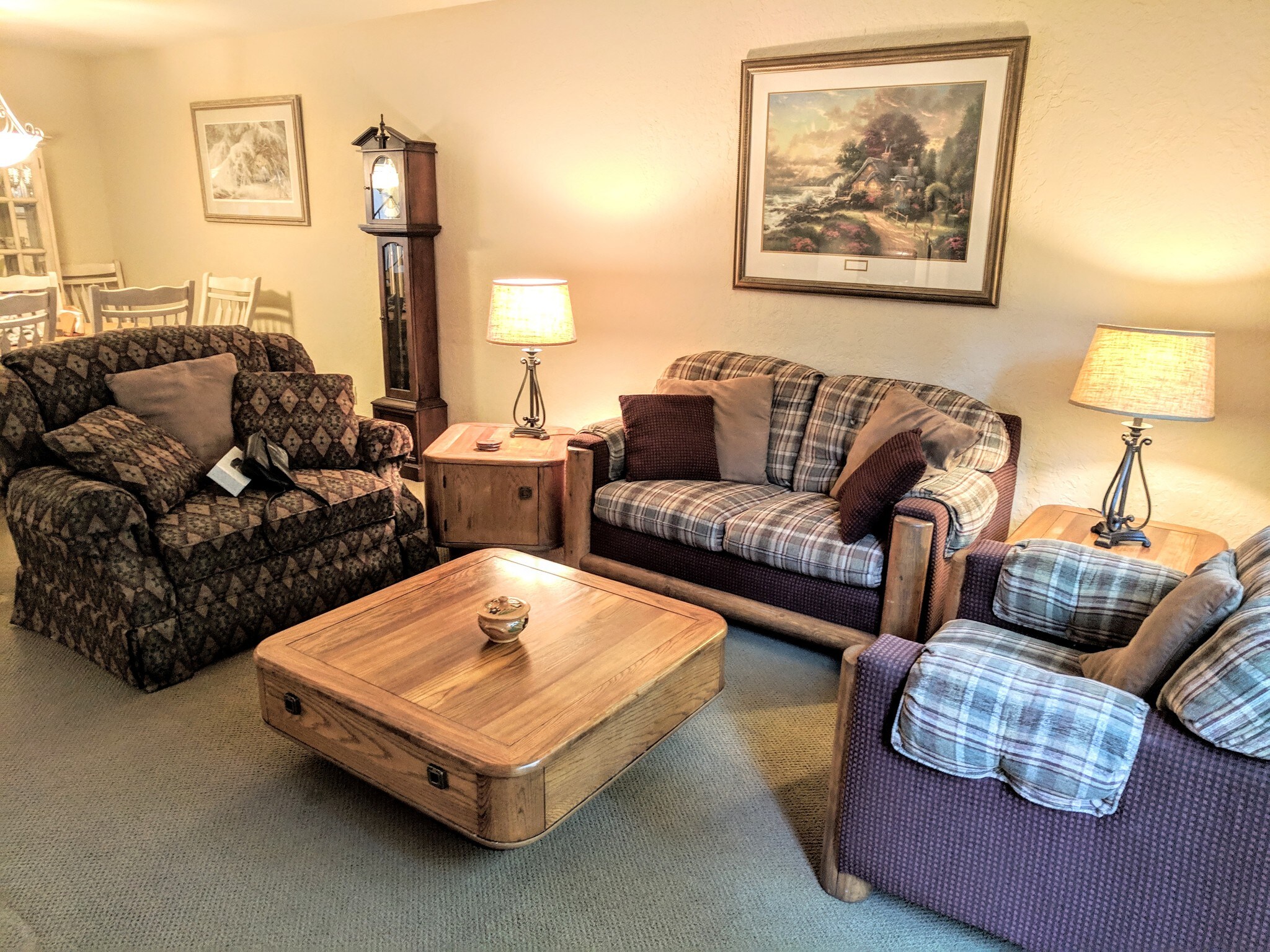 Living - 845 Southwood Blvd