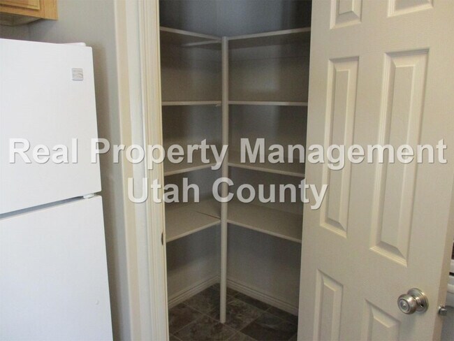 Building Photo - Spanish Fork Home